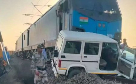 CISF की गाड़ी को मालगाड़ी ने मारी टक्कर, बाल-बाल बचे देश के जवान, भीषण हादसे का Video आया सामने