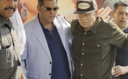 'सिकंदर' ट्रेलर लॉन्च इवेंट में दिखा सलमान का न्यू लुक:पिता सलीम खान के साथ नजर आए; रश्मिका मंदाना-साजिद नाडियाडवाला सहित कई सितारे पहुंचे