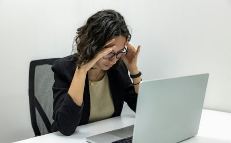 सिरदर्द में चाय या कॉफी फायदेमंद है या नहीं? डाइटीशियन से जानिए सच