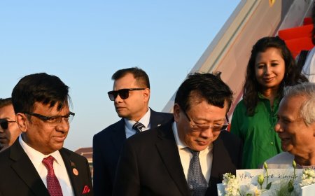 बांग्लादेश में तख्तापलट की चर्चाओं के बीच चीन पहुंचे मोहम्मद यूनुस, जानें क्यों अहम है यह यात्रा