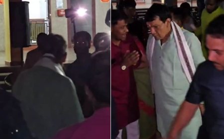 UP सरकार के 8 साल पूरा होने पर विकास उत्सव: ऊर्जा मंत्री की जनसभा में बिजली गुल, अंधेरे में चप्पल खोजते नजर आए नेता जी