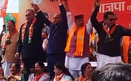 हिमाचल विधानसभा के बाहर BJP का प्रदर्शन:सुक्खू राज में कॉन्ट्रेक्ट-किलिंग शुरू, दिन दहाड़े चल रही गोलियां, भाजपा विधायकों की सर्विलेंस में लगाई पुलिस