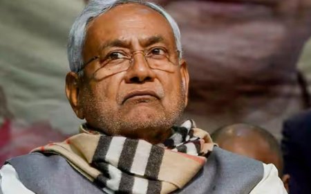 टॉफी, राष्ट्रगान और अब नमस्कार... बिहार में नीतीश के अंदाज से अपने परेशान, विपक्ष को मौका