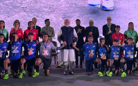 WITT: ‘व्हाट इंडिया थिंक्स टुडे’ समिट में पीएम मोदी का 28 बच्चों ने किया स्वागत, फुटबॉल टैलेंट हंट में किया गया है चयन