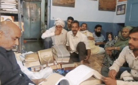 कुरुक्षेत्र चैत्र-चौदस मेले में लाखों श्रद्धालुओं ने पिंडदान किया:सरस्वती तीर्थ में लगाई डुबकी, तर्पण कर मांगी पितरों की शांति, शाम को दीपदान होगा