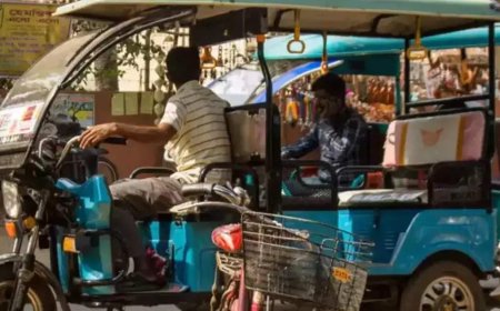 ई-रिक्शा वालों की लापरवाही से हर महीने जाती है 2 लोगों की जान, दिल्ली की सड़कों पर पैदल चलना रिस्की!