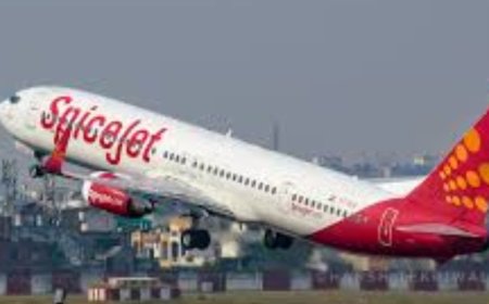 उड़ान भरते समय फटा स्पाइस जेट के विमान का टायर, यात्रियों में मचा हड़कंप; ऐसे बची जान