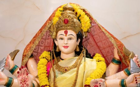 Navratri Wishes: नवरात्रि के नौ दिनों में भेजें मां दुर्गा के ये शुभकामना संदेश, मिलेगी माता रानी की कृपा