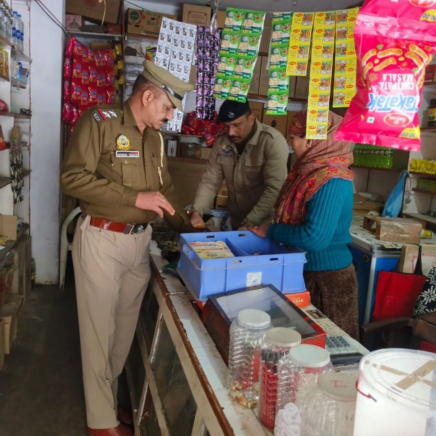 किन्नौर में दुकानदारों पर कार्रवाई:स्कूल-कॉलेज के 100 मीटर दायरे में बेच रहे थे तंबाकू, सामान जब्त
