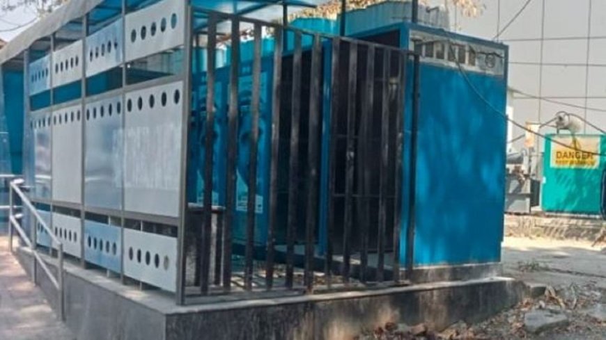 जनता की कमाई ऐसे लुटाई! UP में टीन से बने एक टॉयलेट की कीमत 6 करोड़, दो साल तक लगा रहा ताला… अब होने लगे खंडहर