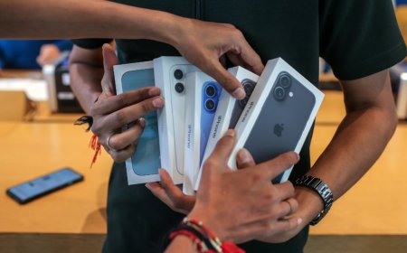 iPhone की शुरुआती कीमत Rs 98,000 हो जाएगी? ट्रंप के टैरिफ हाइक के बाद जानें क्या बोले एक्सपर्ट्स