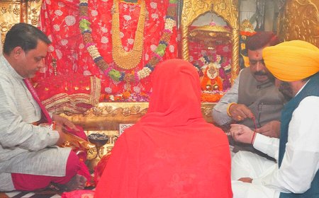मां नैना देवी के दरबार पहुंचे सीएम मान:पत्नी सहित हवन यज्ञ में हुए शामिल, राज्य की खुशहाली की अरदास की