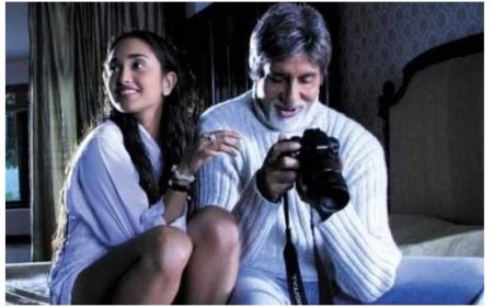 बेटी की सहेली के इश्क में पगलाए एक बुजुर्ग की कहानी थी