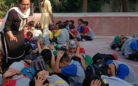 नालागढ़ में आपदा जागरूकता दिवस पर मॉक ड्रिल:स्कूल में भूकंप के झटके हुए महसूस, सुरक्षित स्थान पर छिपे बच्चे