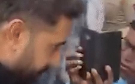 मनोज कुमार के अंतिम संस्कार में भड़के अभिषेक बच्चन:पैपराजी पर गुस्सा उतारा, रिकॉर्ड कर रहे शख्स का मोबाइल नीचे किए, सलीम-अमिताभ के पीछे चल रहे थे