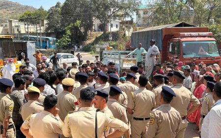 हाइड्रा मशीन की टक्कर से महिला की मौत:नालागढ़ में थाने में शव रखकर प्रदर्शन, थाना प्रभारी पर मारपीट का आरोप