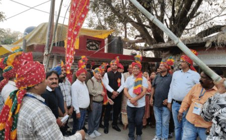 धर्मशाला में धुम्मुशाह मेला शुरू:डीसी ने कन्या पूजन से किया शुभारंभ, सड़क किनारे दुकान लगाने की अनुमति मिली