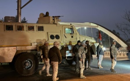 मणिपुर: हमार और जोमी समुदाय के बीच हिंसक झड़प के बाद कर्फ्यू लागू, स्कूल और बाजार बंद