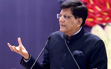 वैश्विक चुनौतियों के बावजूद वित्त वर्ष 2025 में भारत का निर्यात रिकॉर्ड 820 बिलियन डॉलर पार