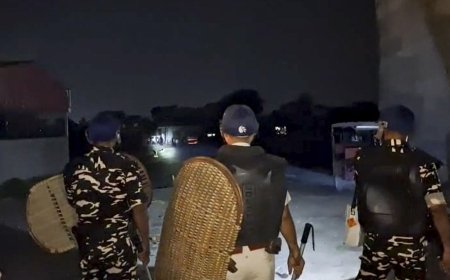 नए वक्फ कानून को लेकर बढ़ता जा रहा बवाल, बंगाल के मुर्शिदाबाद में BSF ने संभाला मोर्चा