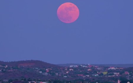 Hanuman Jayanti 2025: हनुमान जयंती पर दिखेगा &#039;पिंक मून!&#039; बैसाखी के साथ भी संयोग, जानें क्यों है खास