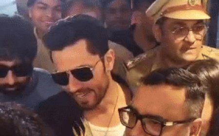 बॉलीवुड अभिनेता रणदीप हुड्डा पहुंचे रोहतक:फिल्म 'जाट' की प्रमोशन के दौरान दर्शकों से मिले, जाट एकता जिंदाबाद के लगाए नारे