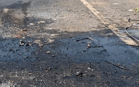 नूंह में खड़े ट्रक से टकराया कैंटर:ड्राइवर-सहायक की मौत, हिमाचल के रहने वाले; लोगों ने मृतकों के पैसे-कागज निकाले