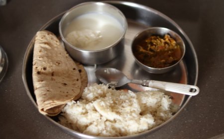 डॉक्टर ने बताया दही खाने का सही तरीका, मिलेगा भरपूर प्रोटीन, अलग से कुछ मिलाने की भी नहीं है जरूरत