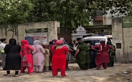 गुरुग्राम में बाथरूम में मिला विवाहिता का शव:शरीर पर चोट के निशान, मायके वालों ने कहा-दहेज के लिए की हत्या, ससुराल वाले बोले-हार्ट अटैक आया