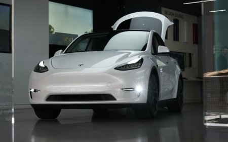 टेस्ला ने भारत में इलेक्ट्रिक कार की पुरानी बुकिंग्स का दिया रिफंड, जल्द एंट्री का संकेत