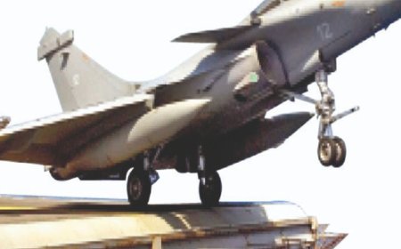 सबसे बड़ा रक्षा सौदा:फ्रांस से 64 हजार करोड़ रुपए में 26 राफेल मरीन खरीदेगा भारत