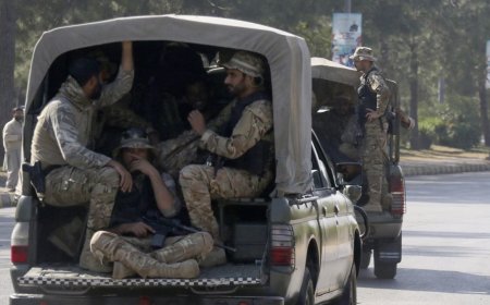 बॉर्डर पर भारत के एक्शन से घबराया पाकिस्तान, ख्वाजा आसिफ ने दिया ये बड़ा बयान