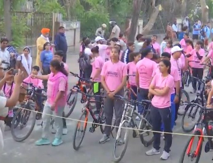 फरीदाबाद: मुख्यमंत्री नायब सिंह सैनी ने 'साइक्लोथॉन 2.0' को दिखाई हरी झंडी, नशा मुक्त हरियाणा का दिया संदेश