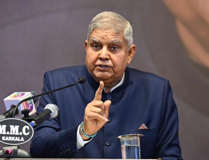 तमिलनाडु दौरे पर उपराष्ट्रपति जगदीप धनखड़, ऊटी और कोयंबटूर में कार्यक्रमों में लेंगे हिस्सा