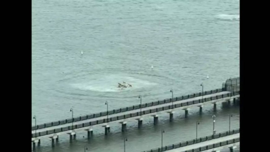 Helicopter crashes into Hudson river near Manhattan, 6 dead