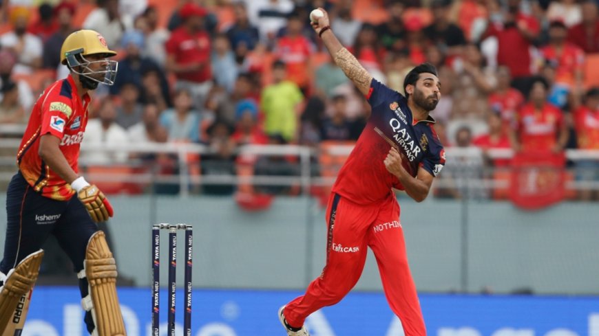 Only behind R Ashwin! Bhuvneshwar Kumar climbs to 2nd place on unwanted IPL list for bowlers