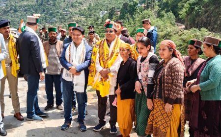 किन्नौर के थाच गांव में पहली बार पहुंची सरकारी बस:मंत्री नेगी ने हरी झंडी दिखाकर किया रवाना, ग्रामीण बोले- मिलेगी राहत