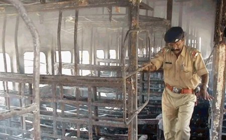 सुप्रीम कोर्ट में गोधरा कांड पर आज सुनवाई:गुजरात हाईकोर्ट ने 11 दोषियों की फांसी उम्रकैद में बदली, राज्य सरकार ने फैसले को चुनौती दी