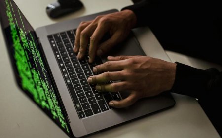 भारत-पाक तनाव के बीच साइबर अटैक का खतरा: इन तरीकों से रखें खुद को सुरक्षित