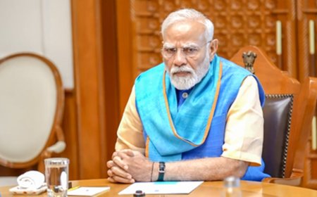 पीएम मोदी ने ‘ऑपरेशन सिंदूर’ की जानकारी ली, सेना प्रमुखों से की मुलाकात