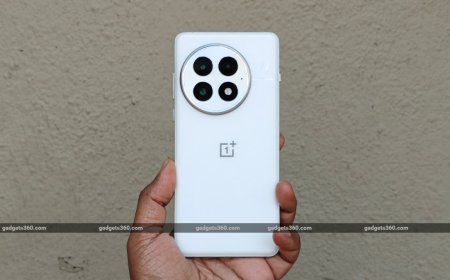 OnePlus 15 का पहला लीक: फ्लैट डिस्प्ले और 200MP जूम कैमरा, जानें और क्या होगा खास?