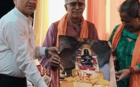 हमीरपुर दियोट-सिद्ध पहुंचे सुप्रीम कोर्ट जज संजय करोल:बाबा बालक नाथ मंदिर में परिवार संग किए गुफा दर्शन, लिया आशीर्वाद