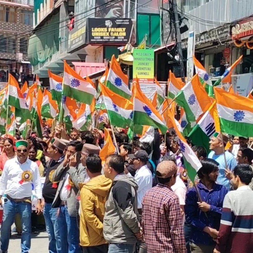 किन्नौर में मजदूर दिवस पर कार्यक्रम:मंत्री नेगी बोले-राष्ट्र निर्माण में श्रमिकों का अमूल्य योगदान, कश्मीर पीड़ितों को दी श्रद्धांजलि