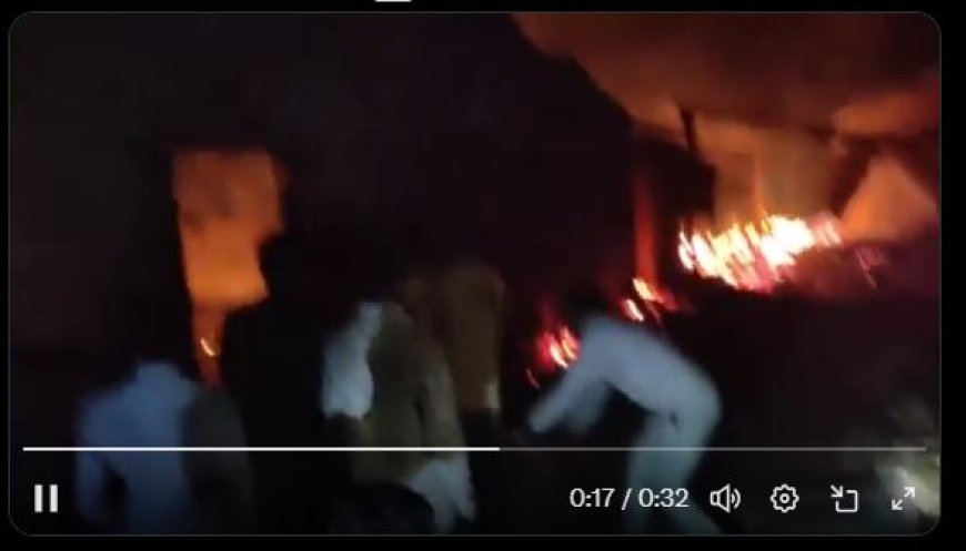 गुजरात: दाहोद के चिलकोटा गांव में कई घरों में लगी आग, दमकल की गाड़ियां मौके पर मौजूद