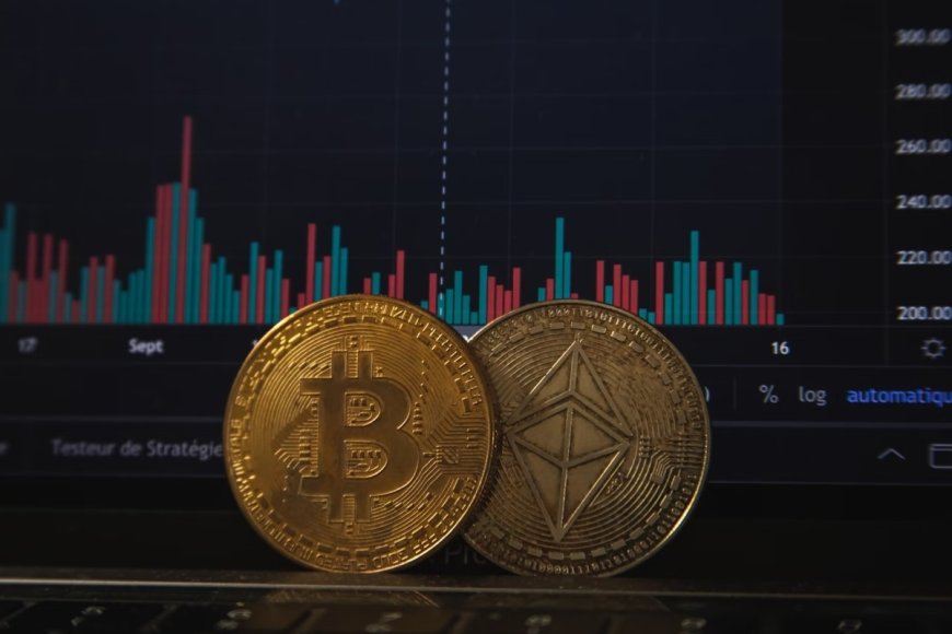Bitcoin Surges Past $96,400 Ahead of FOMC Meeting, Altcoins Show Mixed Movement
