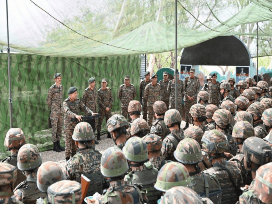 ऑर्मी चीफ जम्मू-कश्मीर में फॉरवर्ड पोस्ट पर पहुंचे:ऑपरेशन सिंदूर में जवानों को बधाई दी, LoC पर सिक्योरिटी का जायजा भी लिया