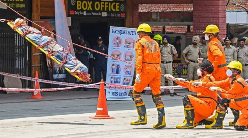 पंजाब-हरियाणा समेत 6 राज्यों में मॉक ड्रिल, रात 8 बजे होगा ब्लैकआउट; खौफ में पाकिस्तान