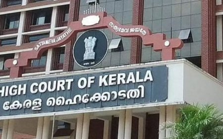 केरल हाईकोर्ट से लाइबेरियाई जहाज की जब्ती का आदेश:कहा- मुआवजा मिलने पर ही छोड़ें; अन्य शिप डूबा था, केरल का ₹9500 करोड़ का दावा