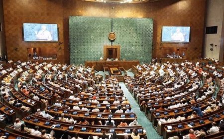 संसद का मानसून सत्र, बिहार वोटर लिस्ट पर विपक्ष एकजुट:सदन में सरकार को घेरने की तैयारी, काम रोको प्रस्ताव लाया जा सकता है