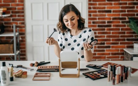 ह्यूमिडिटी में लंबे समय तक टिका रहेगा मेकअप, अपनाएं ये टिप्स